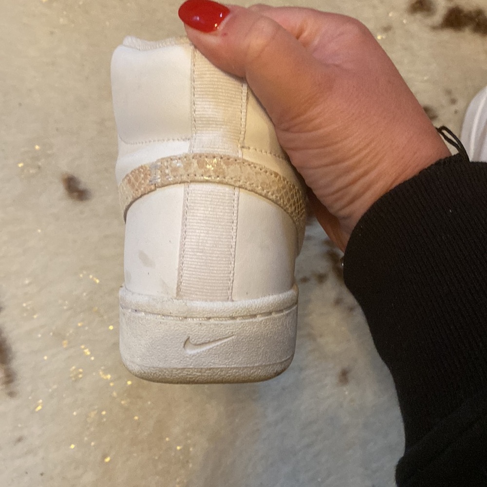 GUC NIKE SIZE 9 - Picture 9 of 12